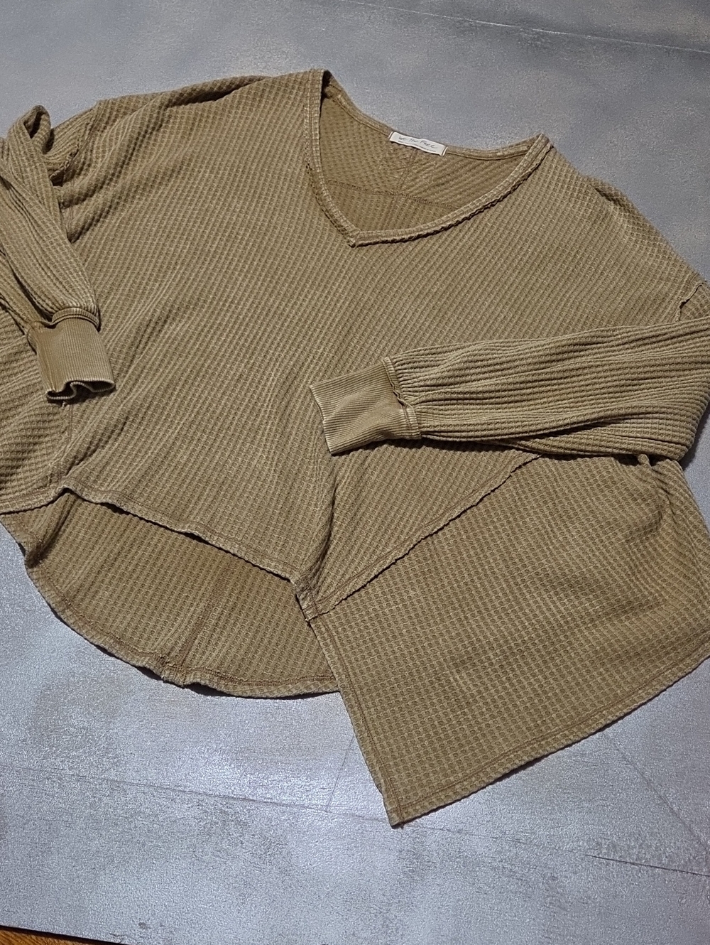 Free People Olive Waffle-Knit V-Neck Split-Hem Top